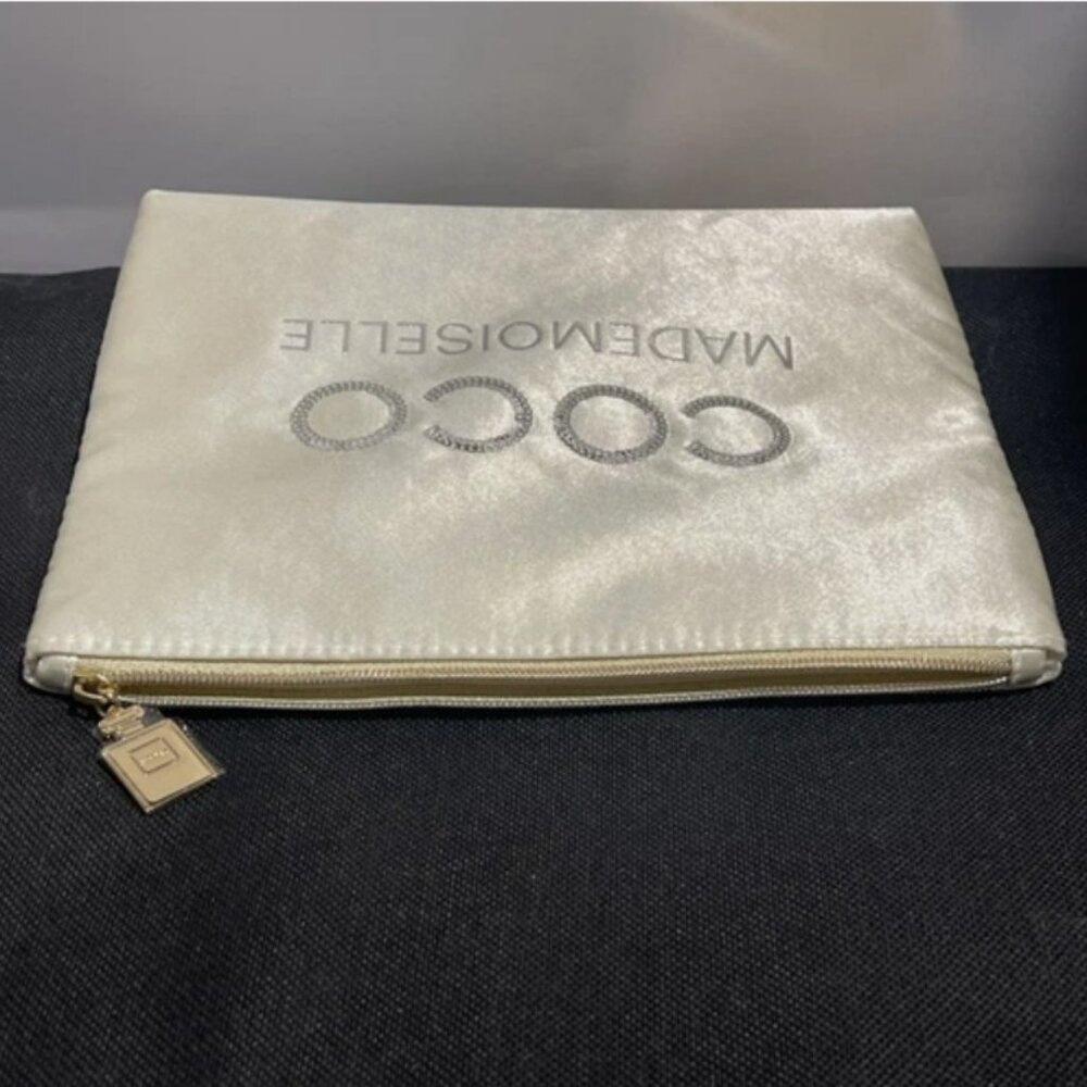 Chanel Coco Mademoiselle Cosmetic Pouch Beauty Makeup Bag Clutch Gold Charm NEW - Picture 7 of 8
